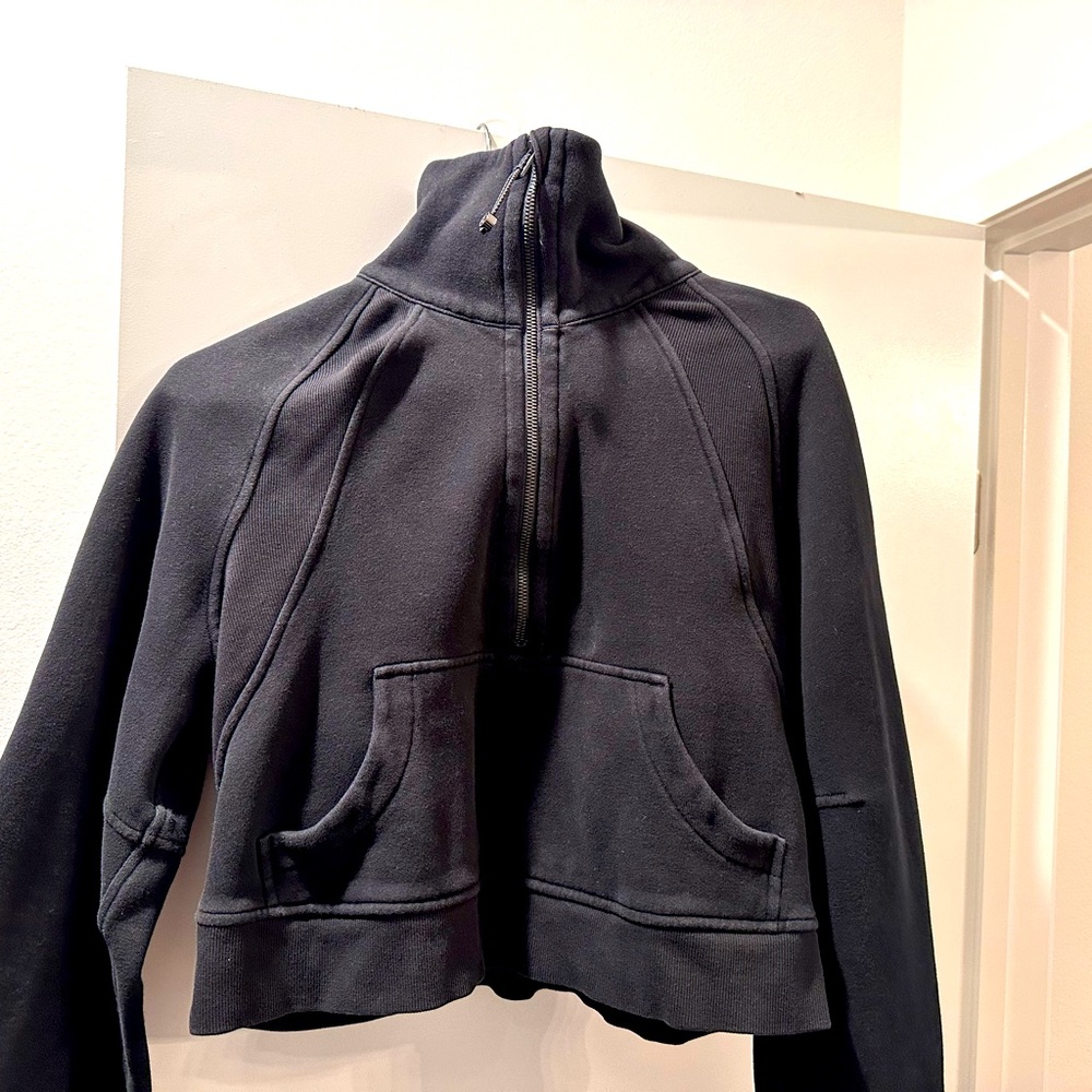 Lululemon cropped scuba , no hood. Black. Size small/ medium